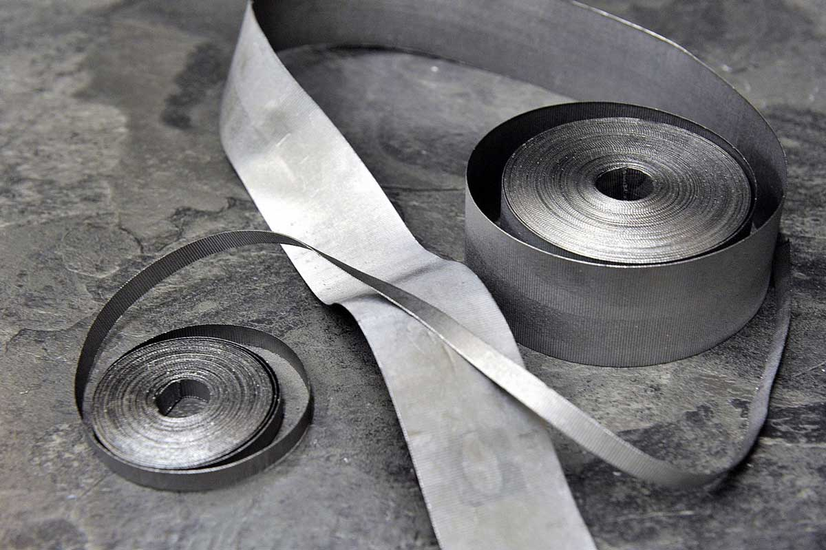 /assets/products/products-expanded-graphite-tapes-1.webp